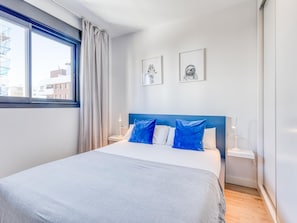 2 bedrooms, free WiFi, bed sheets - Charming Modern Apartment in Estepona (Estepona)