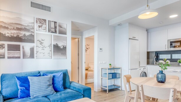 TV - Charming Modern Apartment in Estepona (Estepona)