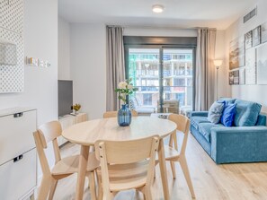 TV - Charming Modern Apartment in Estepona (Estepona)