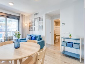 Dining - Charming Modern Apartment in Estepona (Estepona)