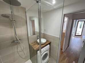 Bathroom - 2-room apartment on the beachfront with terrace - Saint Cyprien Beach (Saint-Cyprien)