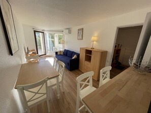 TV - 2-room apartment on the beachfront with terrace - Saint Cyprien Beach (Saint-Cyprien)
