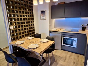 Dining - Central Les Gets apartment, 4 guests, parking (Les Gets)