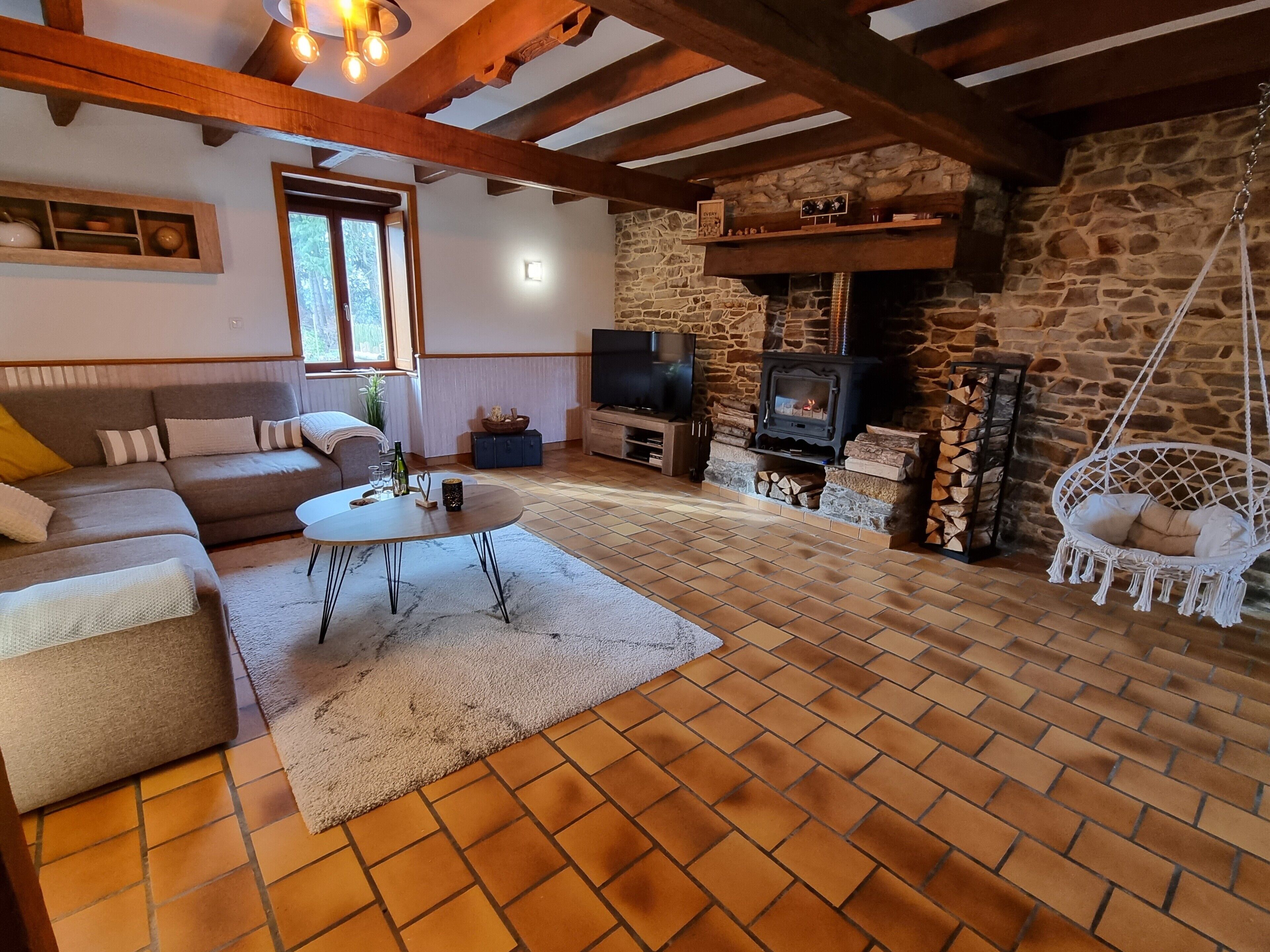 TV, fireplace, DVD player, stereo