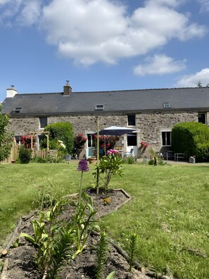 Exterior - Gîte La Maison Neuve – Perfect for the Whole Family (Béganne)