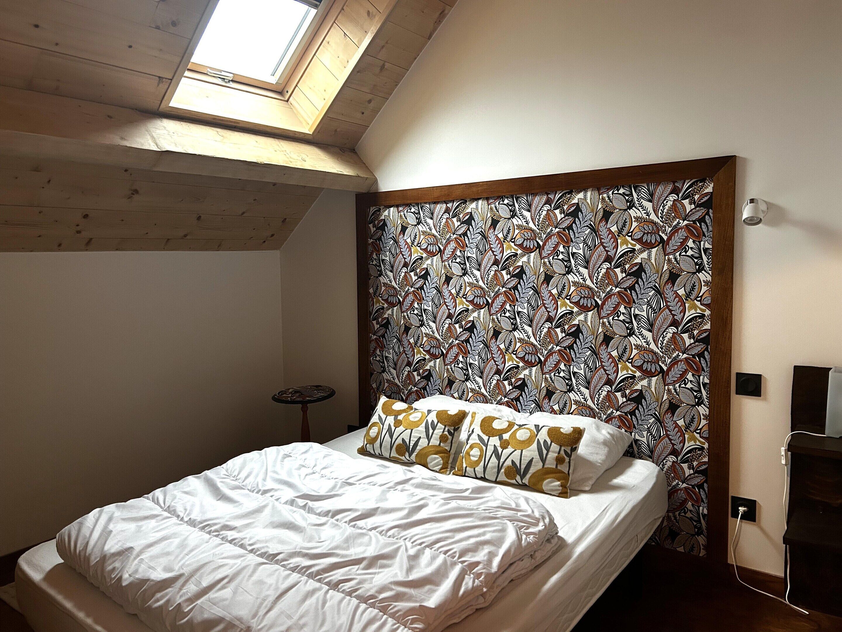 5 bedrooms, individually furnished