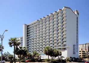 Exterior - Breathtaking 1Bd/1Ba Newly Renovated! (Myrtle Beach)