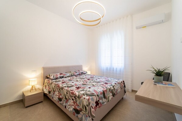 2 bedrooms, iron/ironing board