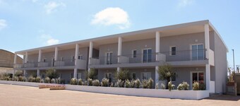 Spacious 40 square meter apartment with independent access via magnetic card. The accommodation includes a fully equipped kitchenette, a living room with a comfortable sofa bed for two, a bedroom with a double bed, and a private bathroom with a shower an