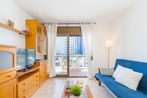 TV - 0089-MIRABLAU Apartment with side views of the beach (Empuriabrava)
