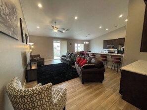Living area - Homerun Hideaway by Mesquite Vacation Rentals, only 4 minutes from Wolf Creek Golf Course! (Mesquite)