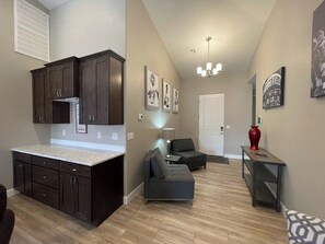 Living area - Homerun Hideaway by Mesquite Vacation Rentals, only 4 minutes from Wolf Creek Golf Course! (Mesquite)