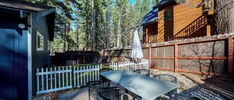 屋外ダイニングエリア