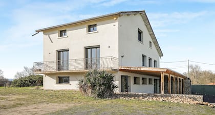 Ferienhaus 'Grand Gîte - Salle De Réception' mit privater Terrasse, WLAN & Klimaanlage