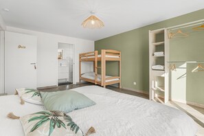 Unclassified image, 3 of 34, button - Holiday Home 'Grand Gîte - Sallle De Réception' with Private Terrace, Wi-Fi and Air Conditioning (Veauchette)