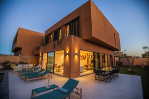 Outdoor dining - Villa Marleanis Esprit Beldi Chic with heated pool 10min from the medina (Marrakech)