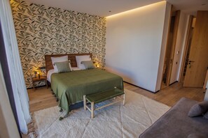 5 Schlafzimmer, Zimmersafe, Bügeleisen/Bügelbrett, Reisekinderbett