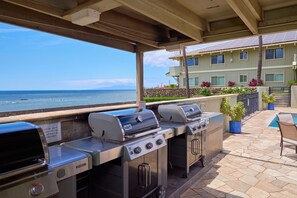 Property grounds - Oceanfront Views - Shores of Maui 207 (Kihei)