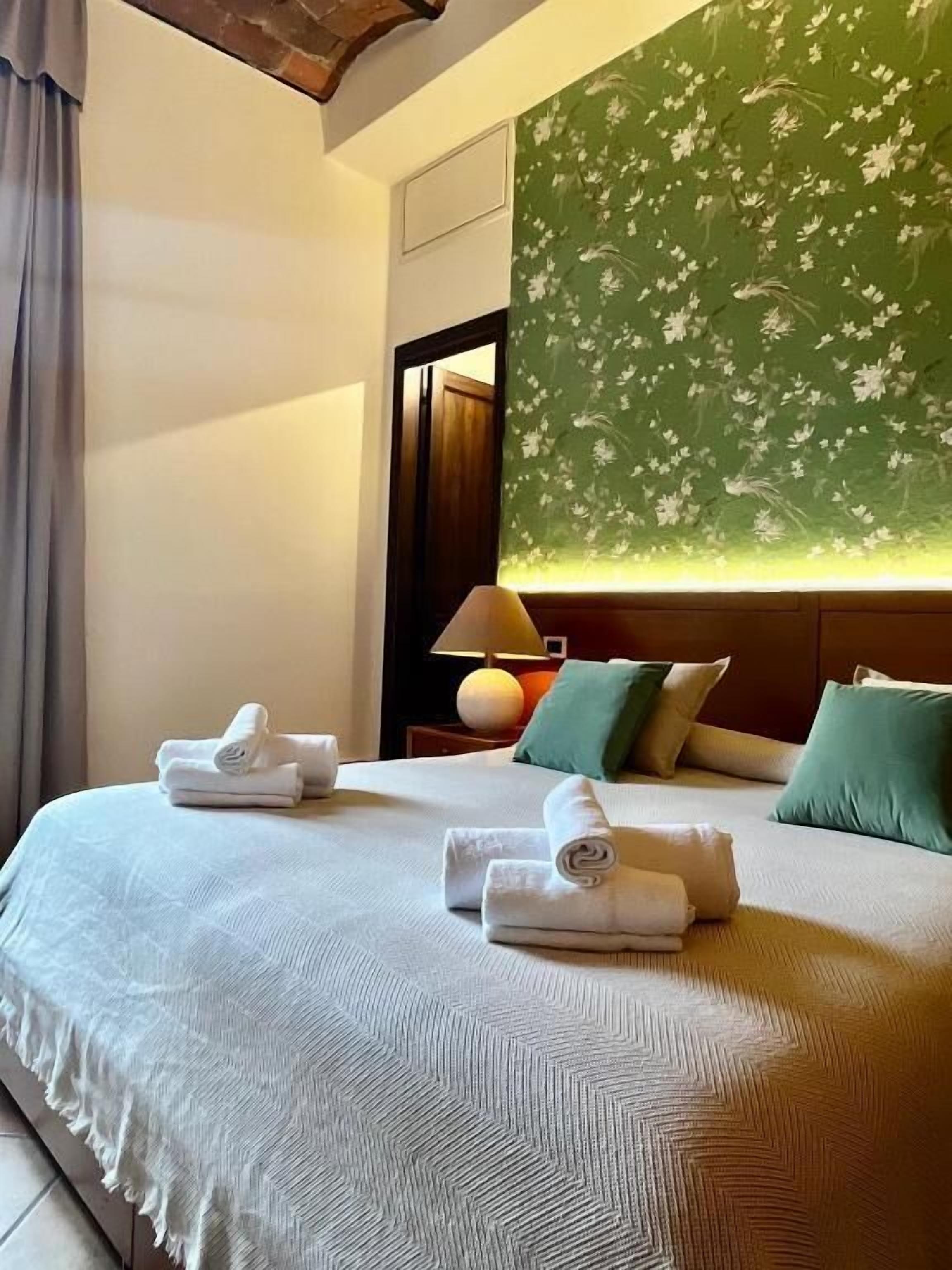 Appartement Deluxe, vue ville | Coffres-forts dans les chambres, chambres insonorisées, Wi-Fi gratuit