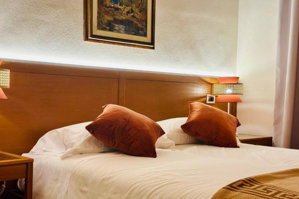 Deluxe Apartment, City View | In-room safe, soundproofing, WiFi (free)