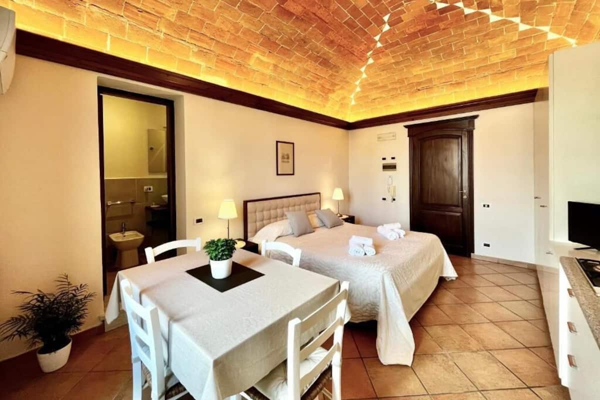 Studio Deluxe, balcon, vue ville | Coffres-forts dans les chambres, chambres insonorisées, Wi-Fi gratuit