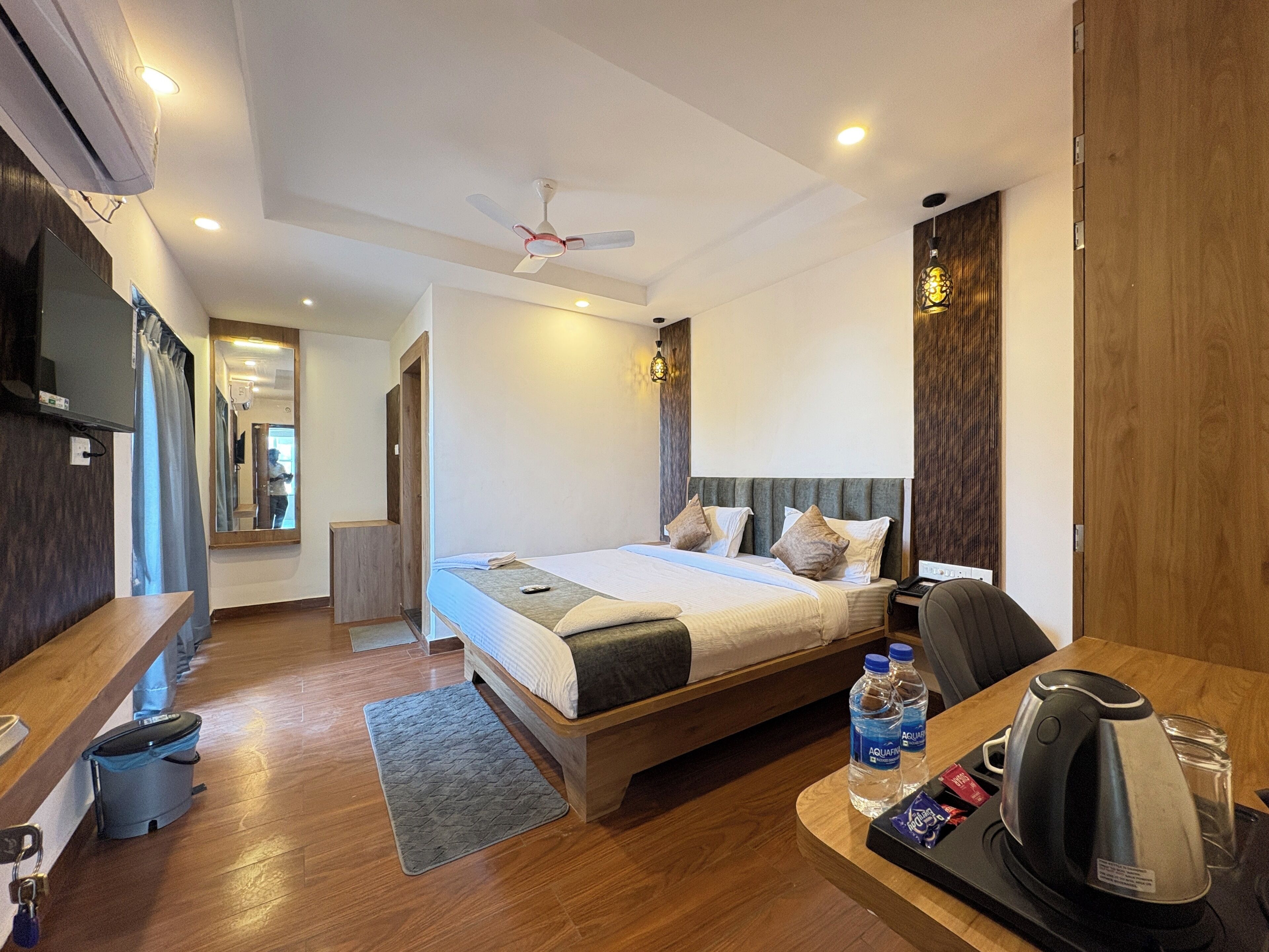 Habitació reial, vistes a la ciutat | Wifi gratuïta i roba de llit 