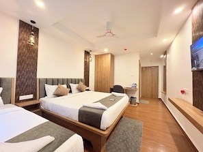 Deluxe Triple Room, City View