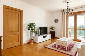 Smart TV, libri, stampante
