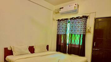 Classic Apartment, Balcony | Free WiFi, bed sheets