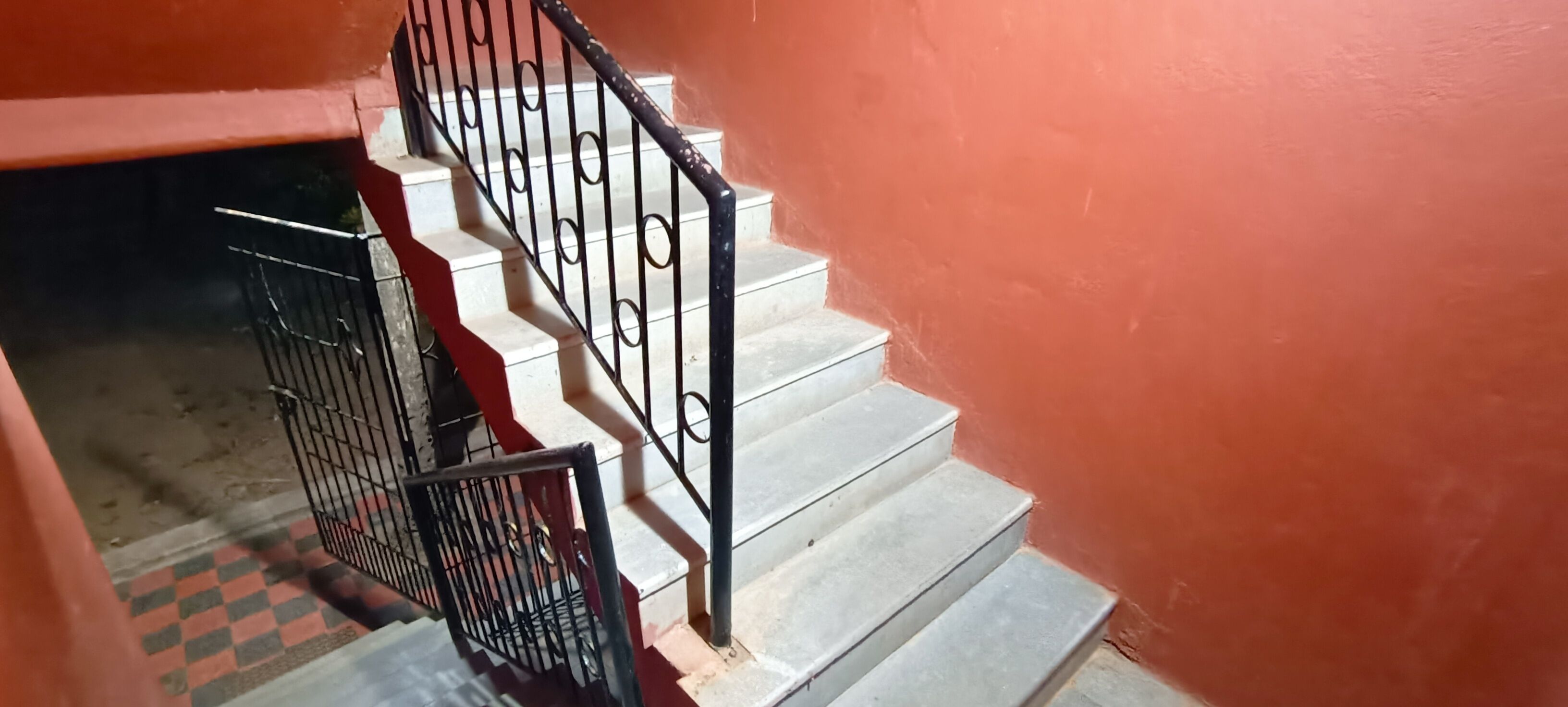 컴포트 아파트, 발코니, 마당 전망 | 내부