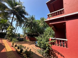 Property grounds - Nunes sea Villa (Candolim)