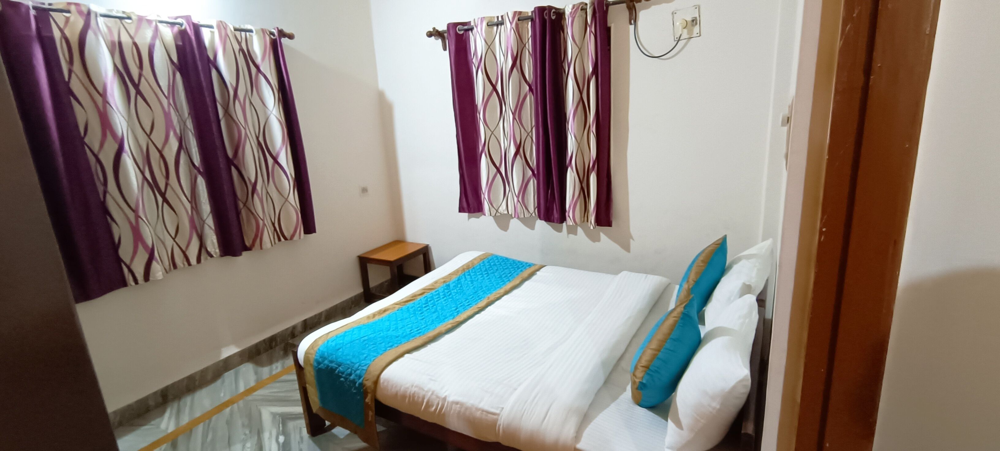 Comfort Apartment, Balcony, Courtyard View | Free WiFi, bed sheets