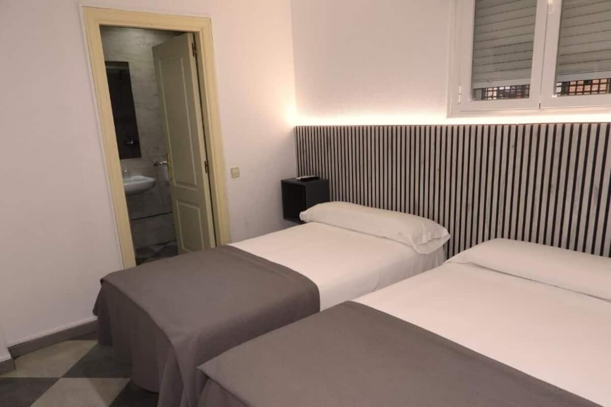 Superior Double Room | Laptop workspace, free WiFi