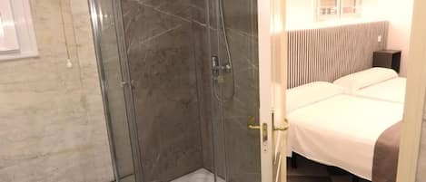 Kannettavalle tietokoneelle sopiva työtila, ilmainen Wi-Fi