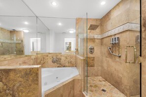 Shower, hair dryer, towels - 🐾🌴Buena Vida 23 | Waterfront Pet-Friendly Townhome w/ Boat Dock/Lift Access (Navarre beach)
