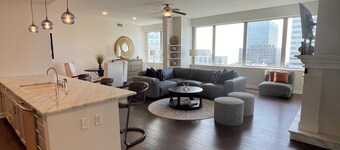 Luxury 2-bedroom Penthouse in charming Downtown Cleveland with Free Parking