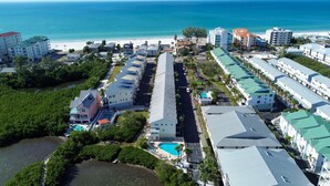 Exterior - 🏖️Quick Walk to Beach🌴Bayview Villa 120🐬Shared Pool🌞Great Location (Indian Shores)