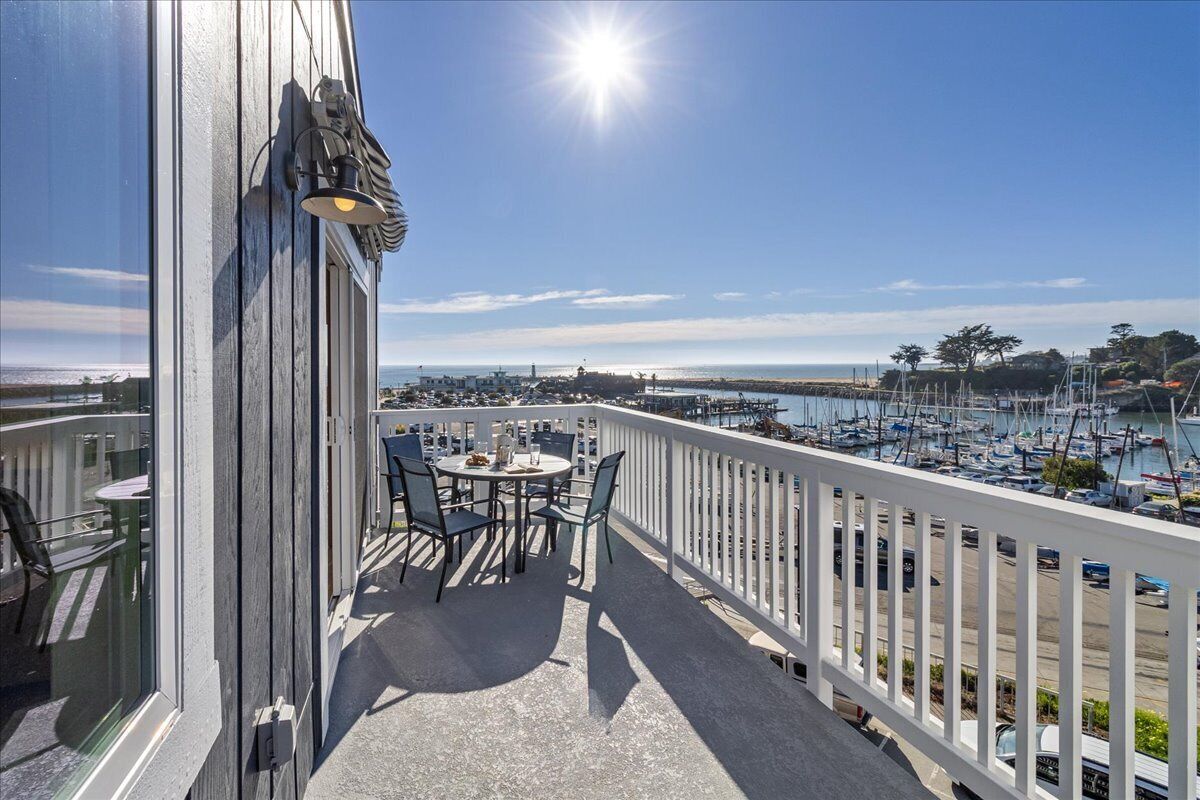 Welcome to 'Harbor Lights' ~ Ocean and Harbor View Condo!