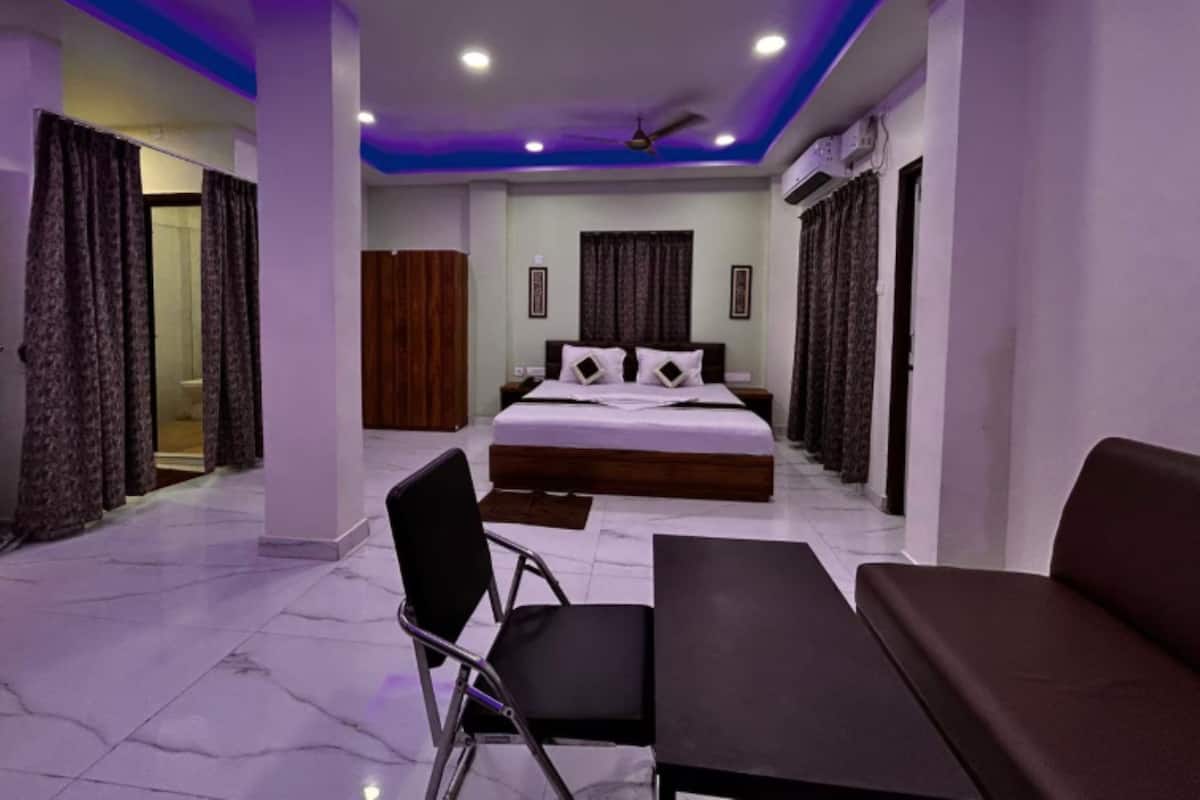 Deluxe Double Room, Sea View | Free WiFi, bed sheets