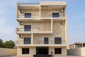 Front of property - Hotel Pushparaj Puri (Puri)