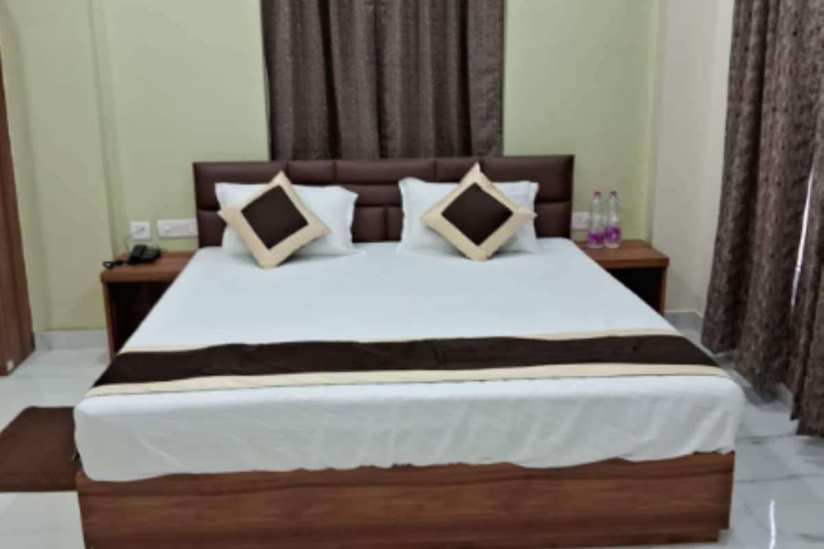 Deluxe Double Room, City View | Free WiFi, bed sheets