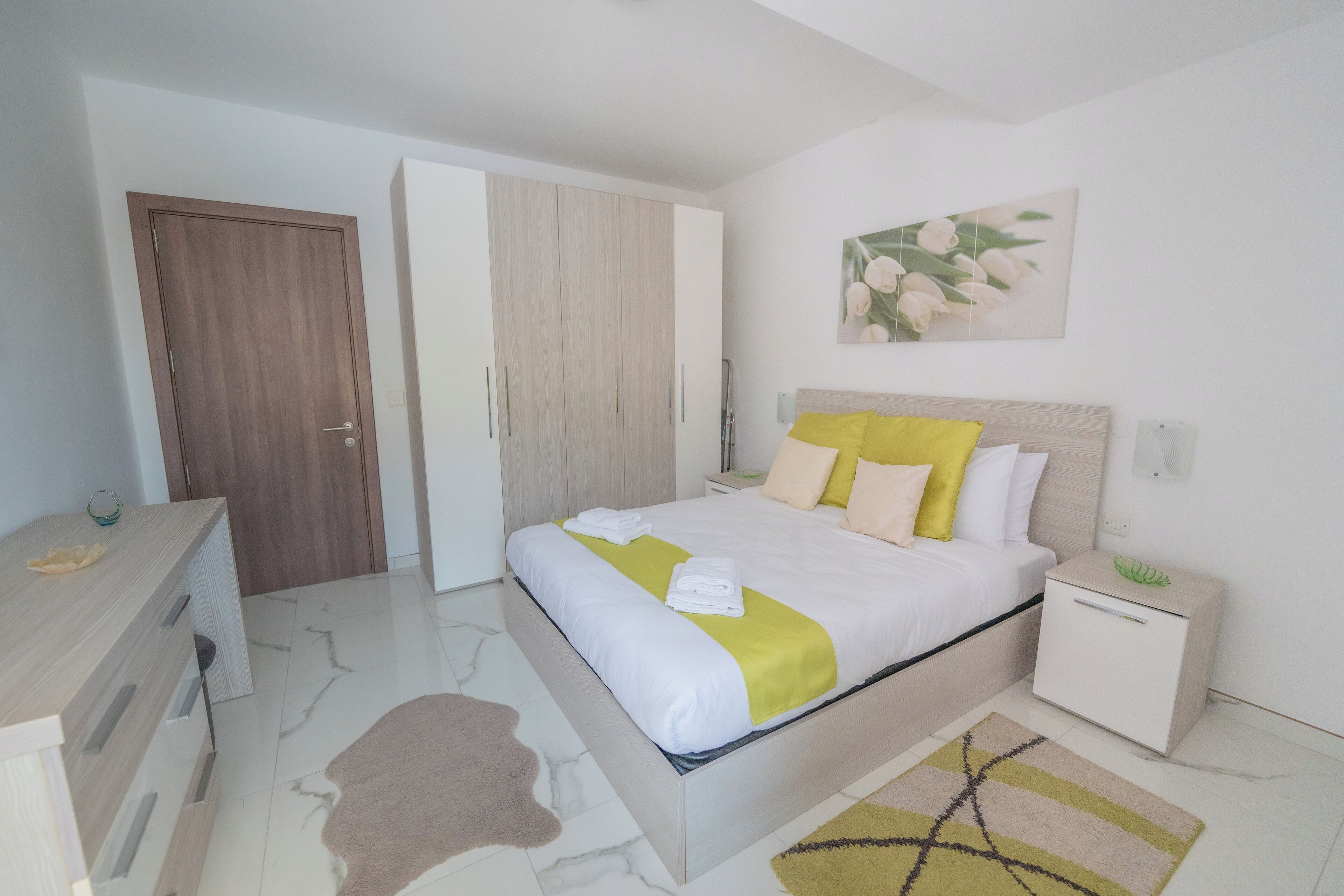 Apartment, City View | Blackout drapes, iron/ironing board, WiFi (free)