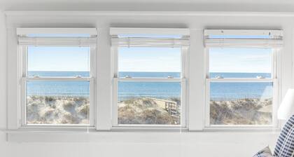 Front Row View of the Ocean Luxury 5 Star Sleeps 10 Pet Friendly w BHI Club