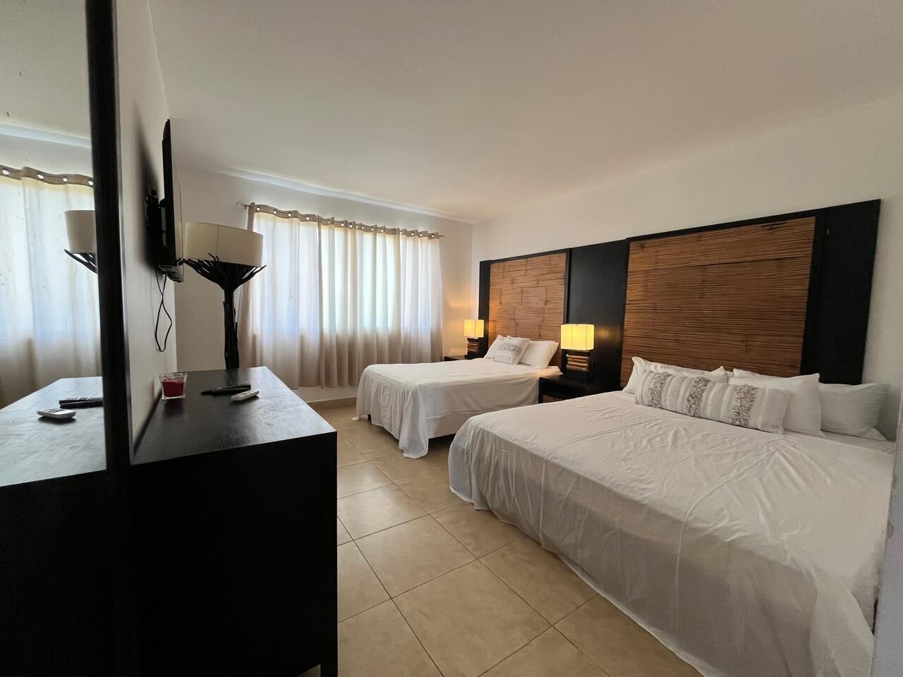 1 chambre, fer et planche à repasser, accès au Wi-Fi (inclus)