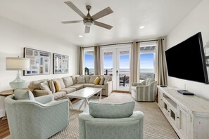 Smart TV - Gulf-Front Retreat | Resort Style Amenities | Ideal for Large Groups (Gulf Shores)