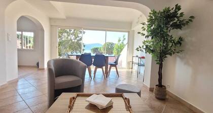 Maison Vu mer Marina Di Fiori, plage piscine tennis Ă 1mn Ă pied, Portovecchio