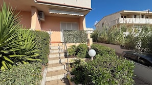Property grounds - Renovated apartment 5 minutes from the beach (Badesi)