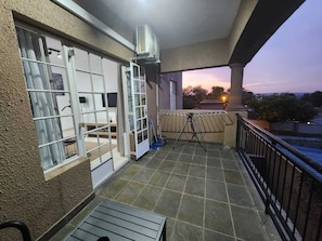Terrace/patio - cozy la vash is family friendly to stay (Randburg)