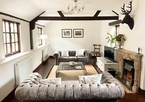 Smart TV, books, stereo