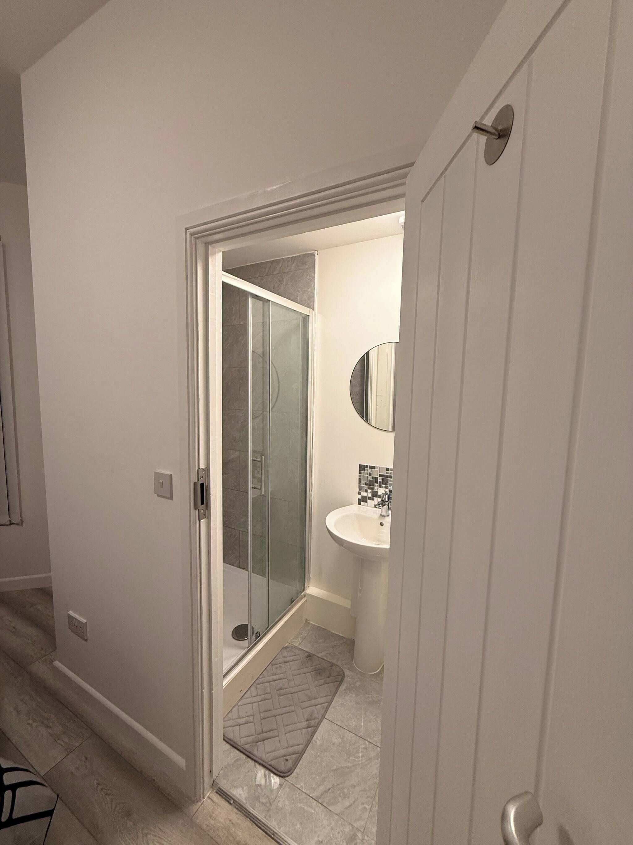 House, 4 Bedrooms | Bathroom